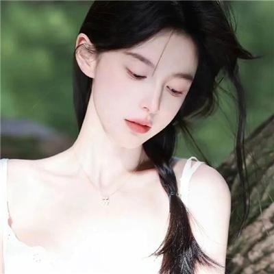 挥著翅膀的女孩